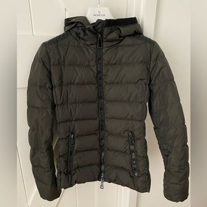 MONCLER TETRAS GIUBBOTTO JACKET. Moncler size 1 equal to US size Small